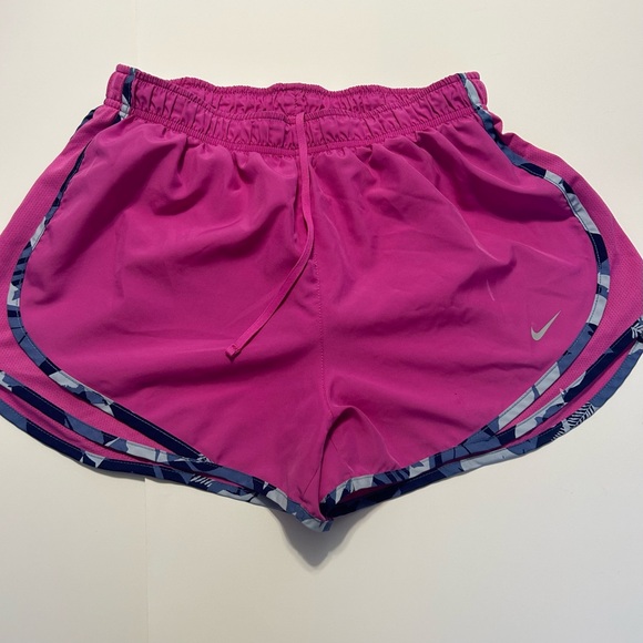 Nike Pants - Nike woman’s shorts size L
